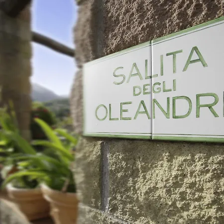 & Sant'anna Del Volterraio ポルトフェッラーイオ